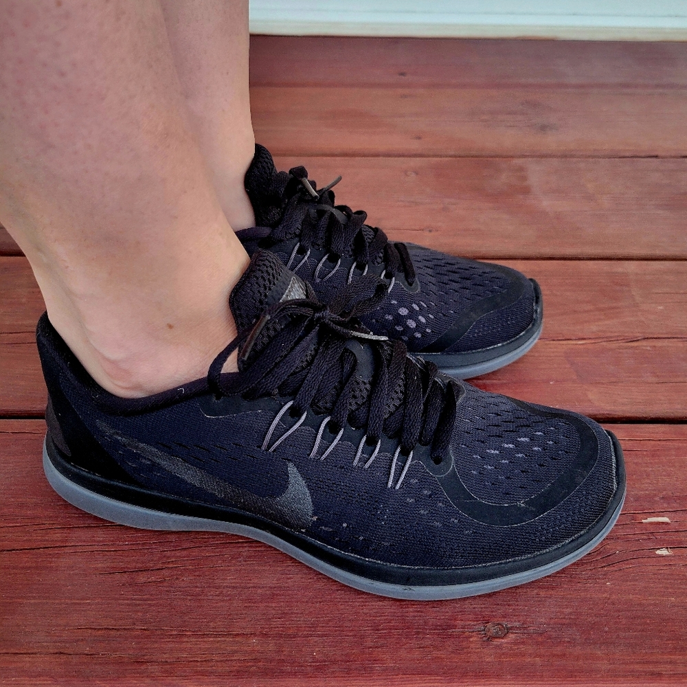 Nike Flex running shoes size 7